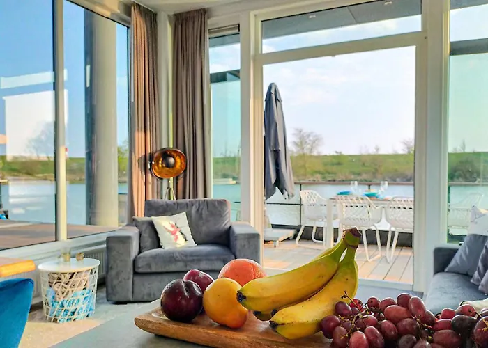 Statendam 12 Ohé&laak Hotel en barco